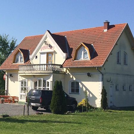 Golf Etterem Es Panzio Hotel Kaposvar Luaran gambar