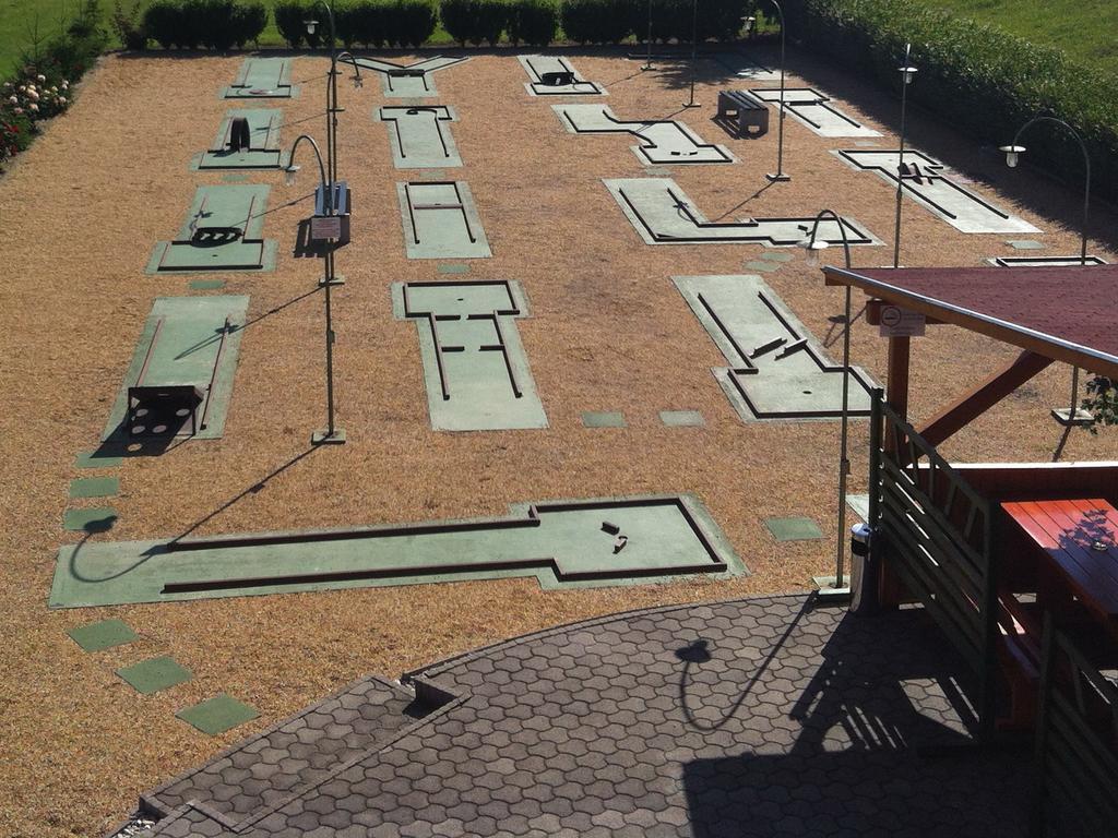 Golf Etterem Es Panzio Hotel Kaposvar Luaran gambar