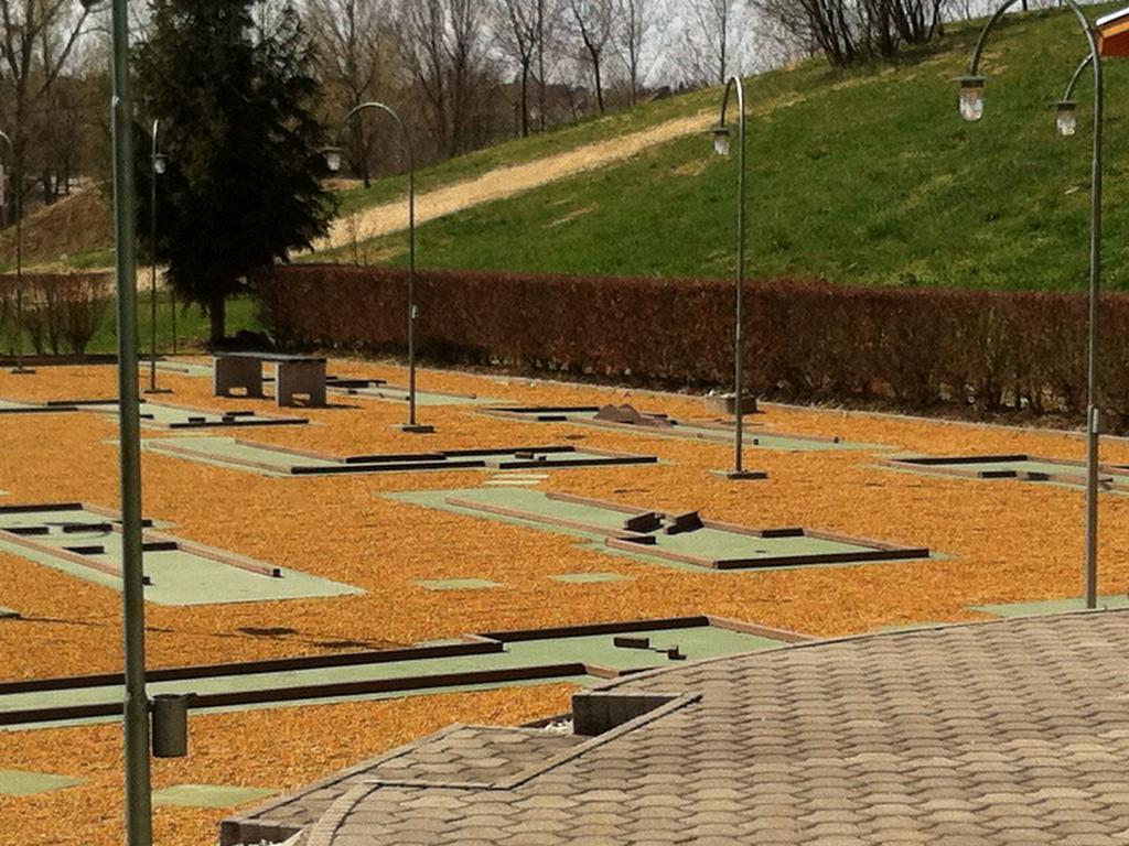 Golf Etterem Es Panzio Hotel Kaposvar Luaran gambar