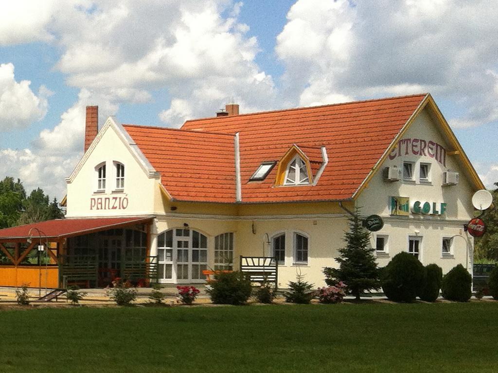 Golf Etterem Es Panzio Hotel Kaposvar Luaran gambar
