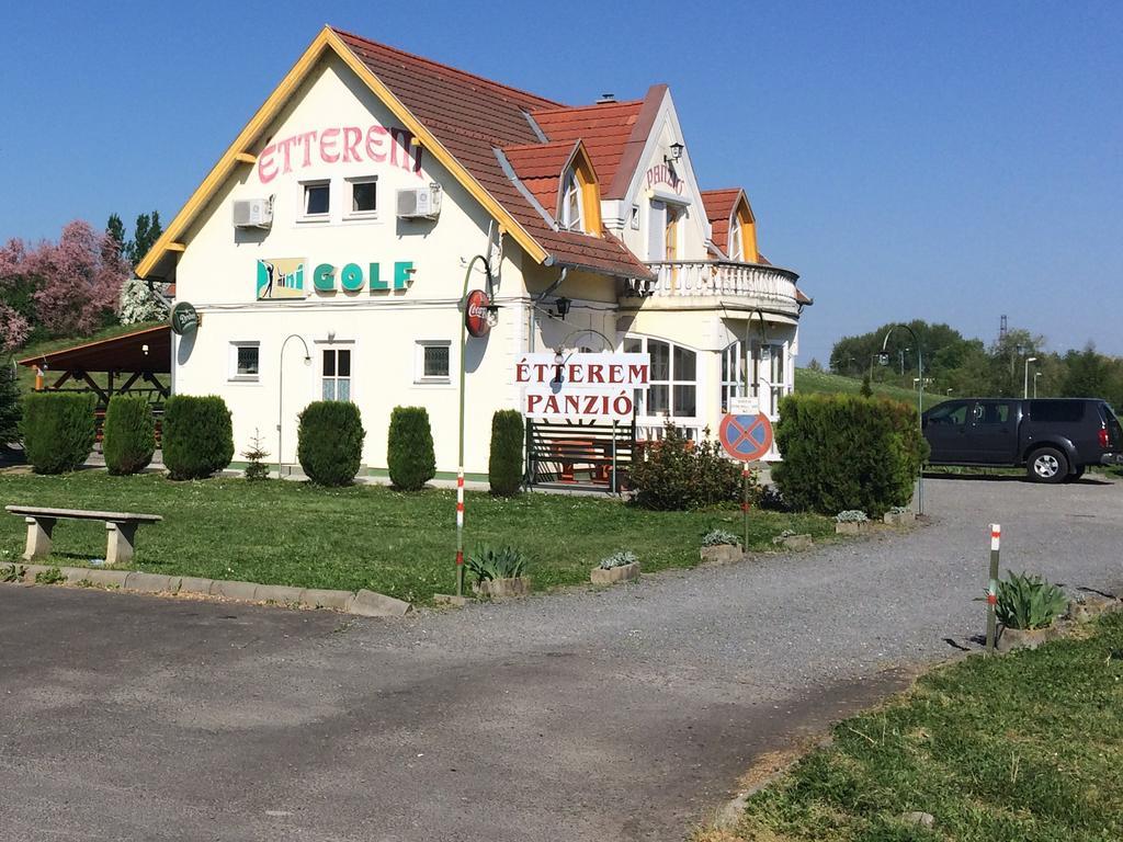 Golf Etterem Es Panzio Hotel Kaposvar Luaran gambar