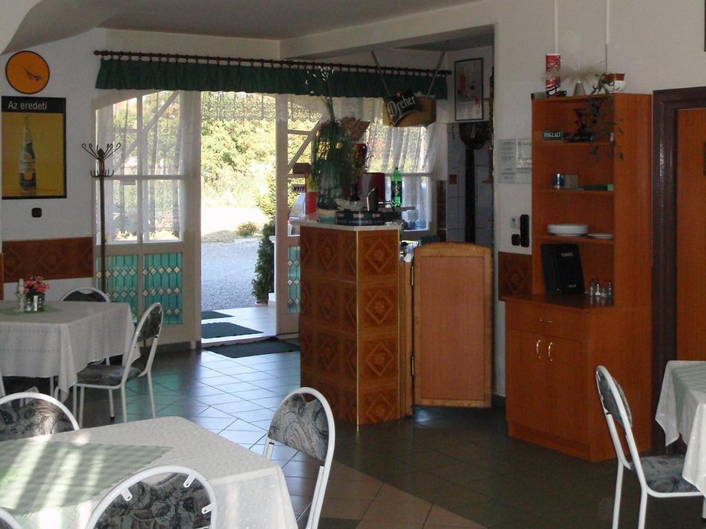 Golf Etterem Es Panzio Hotel Kaposvar Luaran gambar